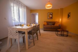 Appartements LOC TROTTEUR LE SAFRAN F2 Grand confort, gare SNCF de Lourdes : photos des chambres