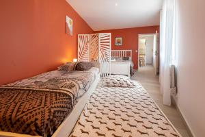 Appartements LOC TROTTEUR LE SAFRAN F2 Grand confort, gare SNCF de Lourdes : photos des chambres