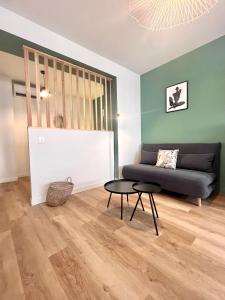 Appartements LE QUAI 1 - Spacieux Studio NEUF CALME - CLIM - WiFi - Gare a 200m : photos des chambres