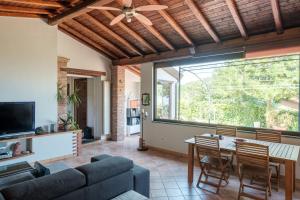 Sicilian Sunrise Host