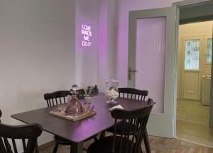 Comfortable 2-bedroom apartment near city center 100m from metro