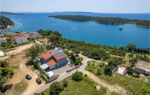 obrázek - Stunning Home In Rab With Jacuzzi