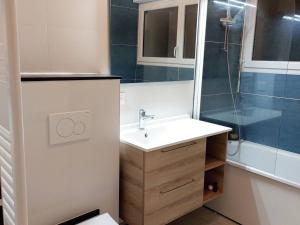 Appartements Magnifique duplex contemporain 3 chambres - Terrasse - Parking - WIFI (6 couchages) - FR-1-675-5 : photos des chambres