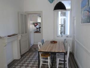 Villas Maison cosy a 200m de la plage, 3 ch, terrasse, WiFi, proche centre, ideale pour famille - FR-1-675-7 : photos des chambres