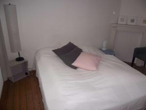 Villas Maison cosy a 200m de la plage, 3 ch, terrasse, WiFi, proche centre, ideale pour famille - FR-1-675-7 : photos des chambres