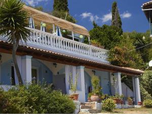 Apartment in Mpenitses with Sea View & Pool