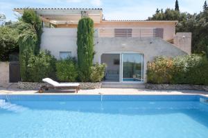 Maisons de vacances Grande villa avec PISCINE et TERRASSE : Maison de Vacances