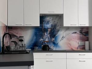 Przytulna kawalerka w kamienicy w pobliżu Jeziora Ełckiego