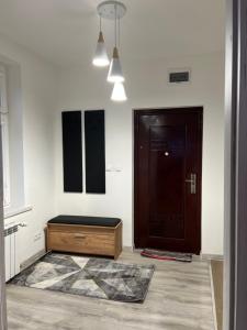 Przytulna kawalerka w kamienicy w pobliżu Jeziora Ełckiego