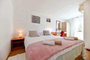 Country house Oasis with private tennis court