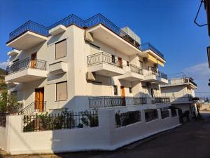 ARTEMIS and FILLO - 3hvězdičkové hotely ve městě Loutra Edipsou