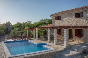 Villa Silente - 柳布什基