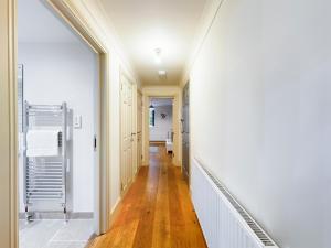 Redhill town centre apartment by Livingo