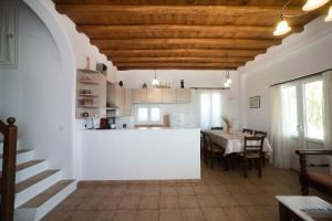 Villa Abella Paraga Mykonos, Traditional with amazing sea view, up to 6 people