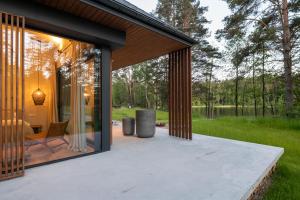 The Lake - Waterfront Villas Retreat