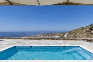 Aegean Muses - Tzádhos