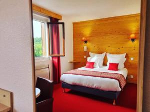 Hotels Hotel Les Charmilles : photos des chambres