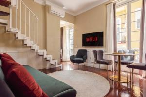 Duplex with private rooftop & view on San Juan church by REMS