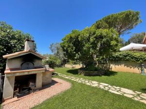Casa Sophia, piscina con vista mare - ingresso, giardino, barbecue e parcheggio privati by ToscanaTour