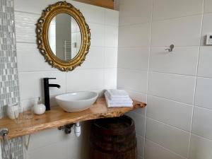 Maisons d'hotes Alsacebnb - Gite 12 personnes dans le vignoble - Piscine privee chauffee & Spa : photos des chambres