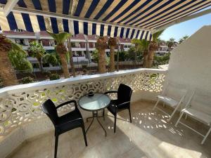 Cozy apartment with balcony, pool and Wifi in Playa de Las Americas