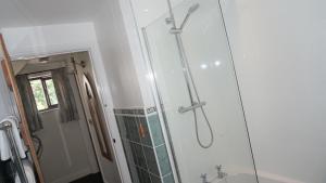 Shepherds Watch Cottage - 5* Cyfie Farm with private hot tub