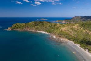Las Catalinas - 5 bedroom luxury beachfront home - Casa Alouatta