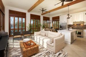 Las Catalinas - 5 bedroom luxury beachfront home - Casa Alouatta