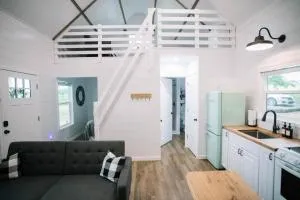 New Tiny Home on 250 Acre Dairy Farm Near Ark - Florence