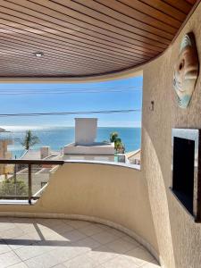 950 Apartamento em Bombinhas com 3 dormitórios. VISTA PARA O MAR