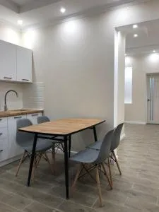 Апартаменты «Четыре сезона» - Sukhumi