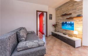 Awesome Home In Bibinje With 4 Bedrooms, Wifi And Outdoor Swimming Pool