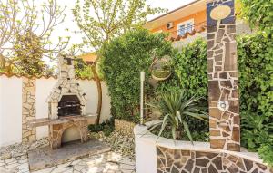 Lovely Apartment In Banjole With Wifi