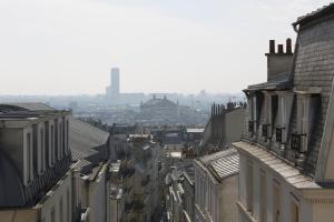 Suite room in Montmartre Residence