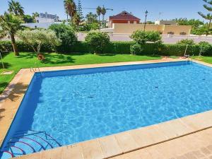 Attractive apartment in Roquetas de Mar with shared pool