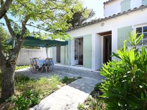 Maisons de vacances Maison Ars-en-Re, 3 pieces, 4 personnes - FR-1-434-101 : photos des chambres