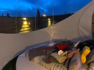 Bulle du puits avec jacuzzi et sauna privatif