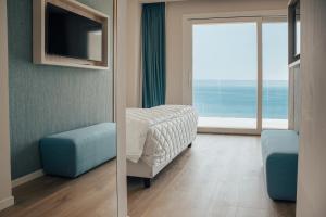 Deluxe Suite with Sea View room in Hotel Galassia