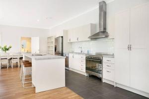 Arborea Country Holiday House catering for 14 to 16 guests In the heart of Bowral