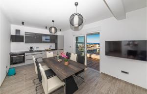 Lovely Home In Kastel Luksic With Sauna 