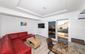 Lovely Home In Kastel Luksic With Sauna 