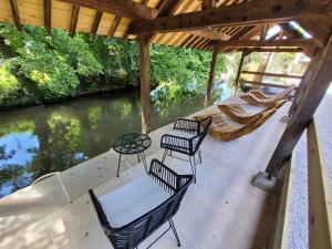 Villas LE LAVOIR Classe 5***** BAYEUX Centre 9 Personnes : photos des chambres