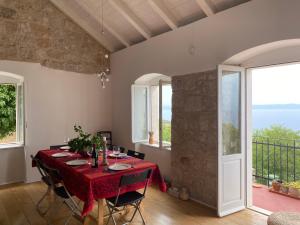 Villa Heritage - Ultimate Croatian Retreat with stunning views and pool