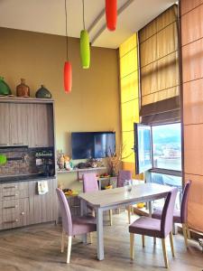 2 levels penthouse with a SUNSET SEA VIEW! Balcony and window 8x4m!