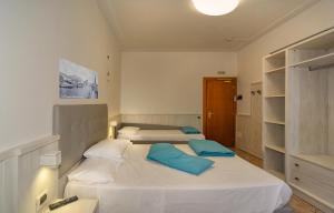 Triple Room room in Hotel Bella Riviera