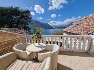 Lovely apartment Jovan 3,with a view of the bay and free Wi-Fi