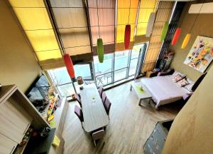 2 levels penthouse with a SUNSET SEA VIEW! Balcony and window 8x4m!