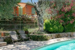 B&B / Chambres d'hotes Le Clos des Oliviers 188 chemin du Hameau des Bourges 06650 Le Rouret : photos des chambres