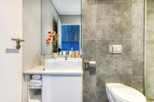 Backup-Powered Colourfull City Balcony Apartment