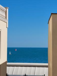 Supreme Danieli - Holiday Apartment by the sea